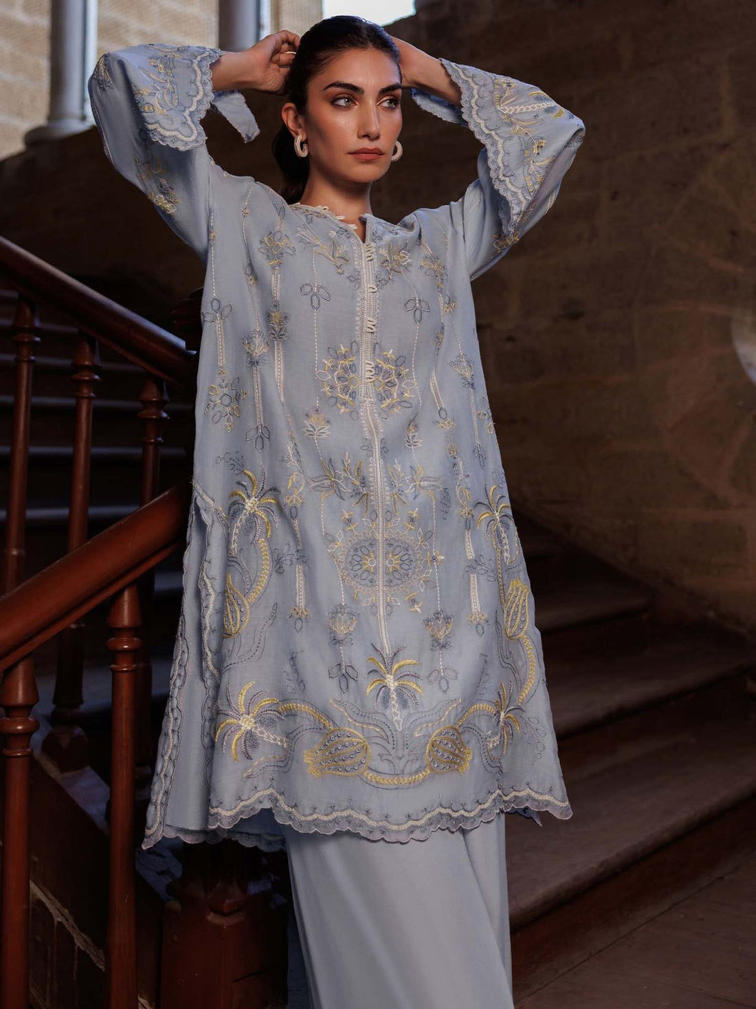 Desi hues